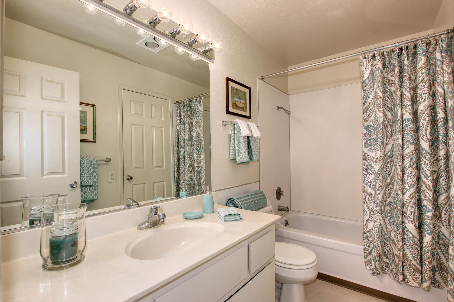 Photos and Video of Cranbrook Apartments in Davis, CA